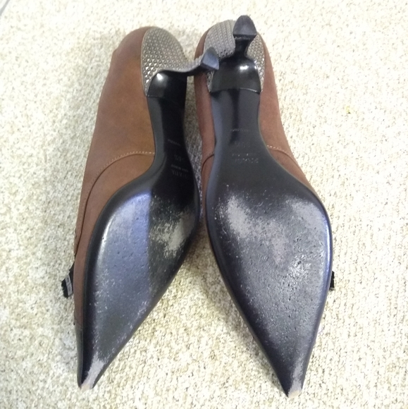 Prada Brown Embossed Leather Pump - Picture 8 of 8